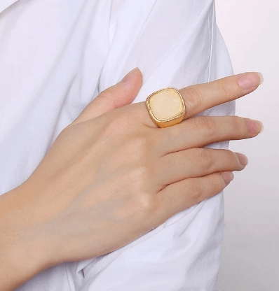 Women Gold Signet Ring